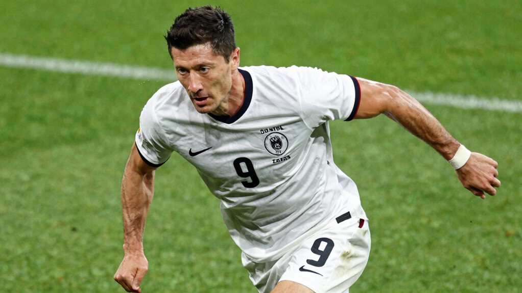 lewandowski s classic striking style